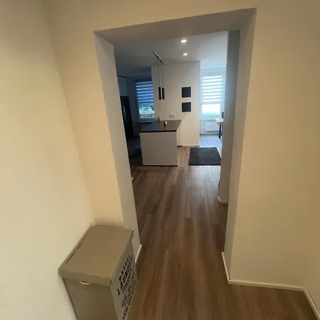 Appartement Trier-ferienwohnung Mit 2 Schlafzimmern, 2 Baeder, Moderne Kueche, 2 Badezimmer, Laube- Zentral In